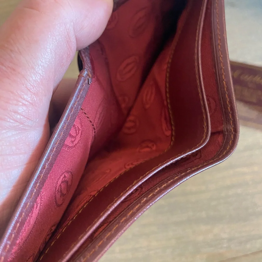 AUTHENTIC!! CARTIER Burgandy Calfskin Leather Wallet. luxury